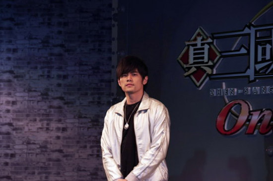周杰倫現身上海　宣傳線上遊戲