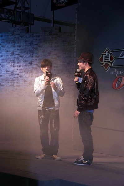 周杰倫現身上海　宣傳線上遊戲
