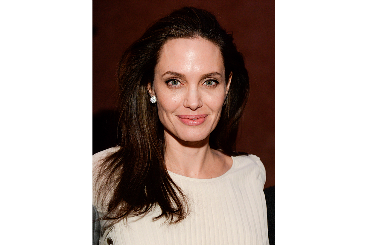 Angelina Jolie -3