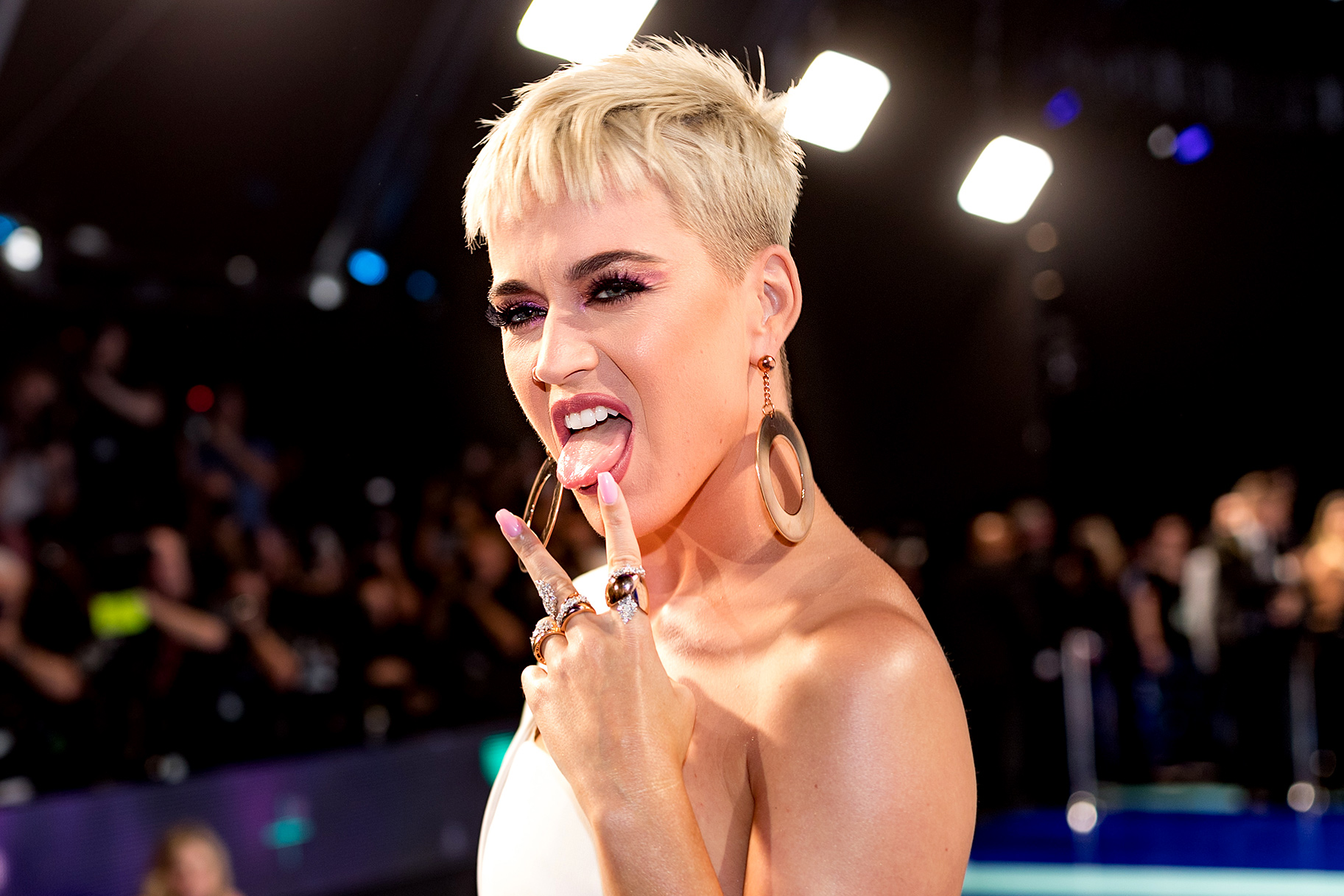 專輯表現一般 造型被質疑模仿 Katy Perry 首度回應坦然態度獲得一致讚賞