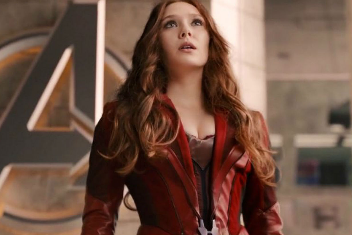 Elizabeth Olsen 對 Avengers Infinity War 裡 的 低 胸 造 型 有 點 意 見.領 口 可 以 再 高 一 點...