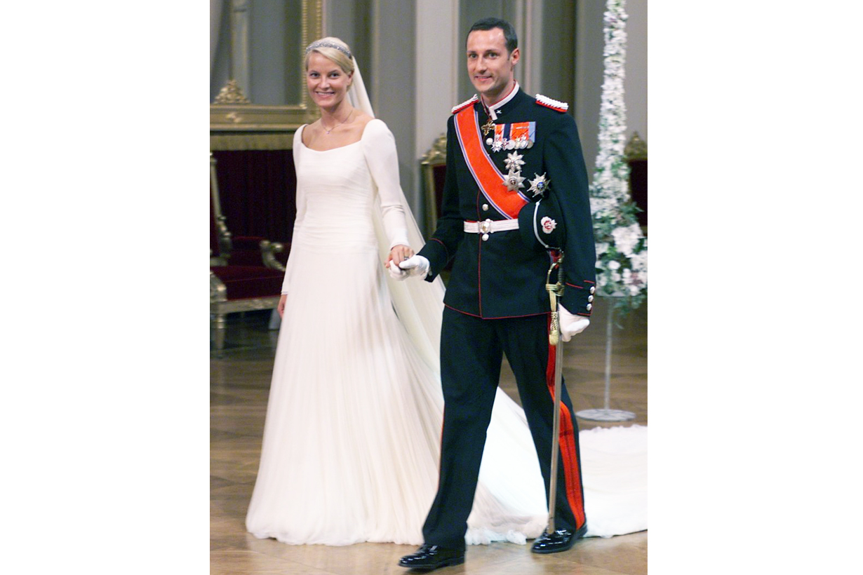 Princess Royal Wedding walk down aisle without father meghan markle thomas markle
