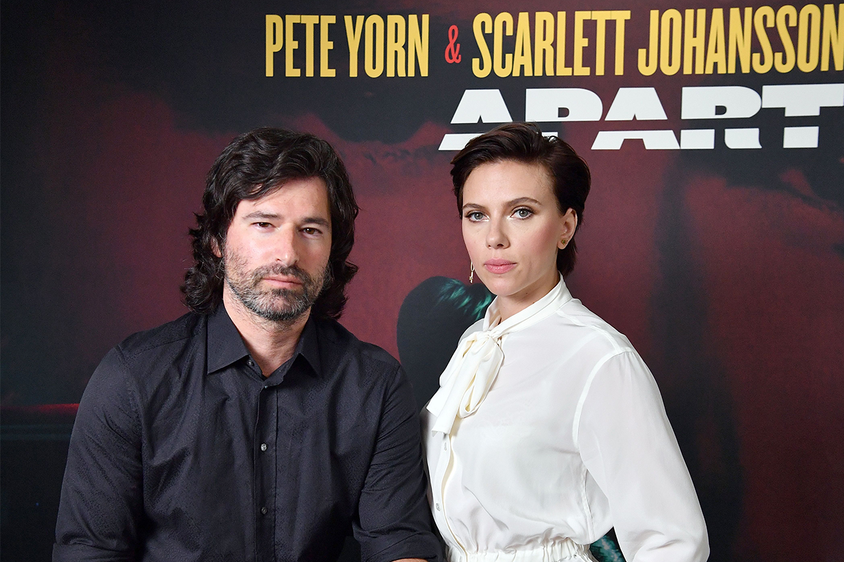 Pete Yorn and Scarlett Johansson
