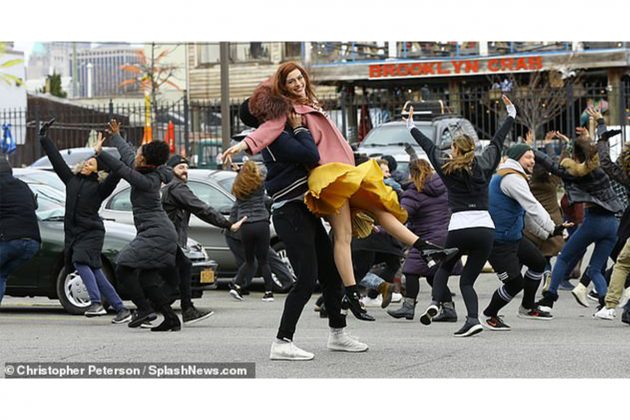 Anne Hathaway Marilyn Monroe moment during TV series shooting