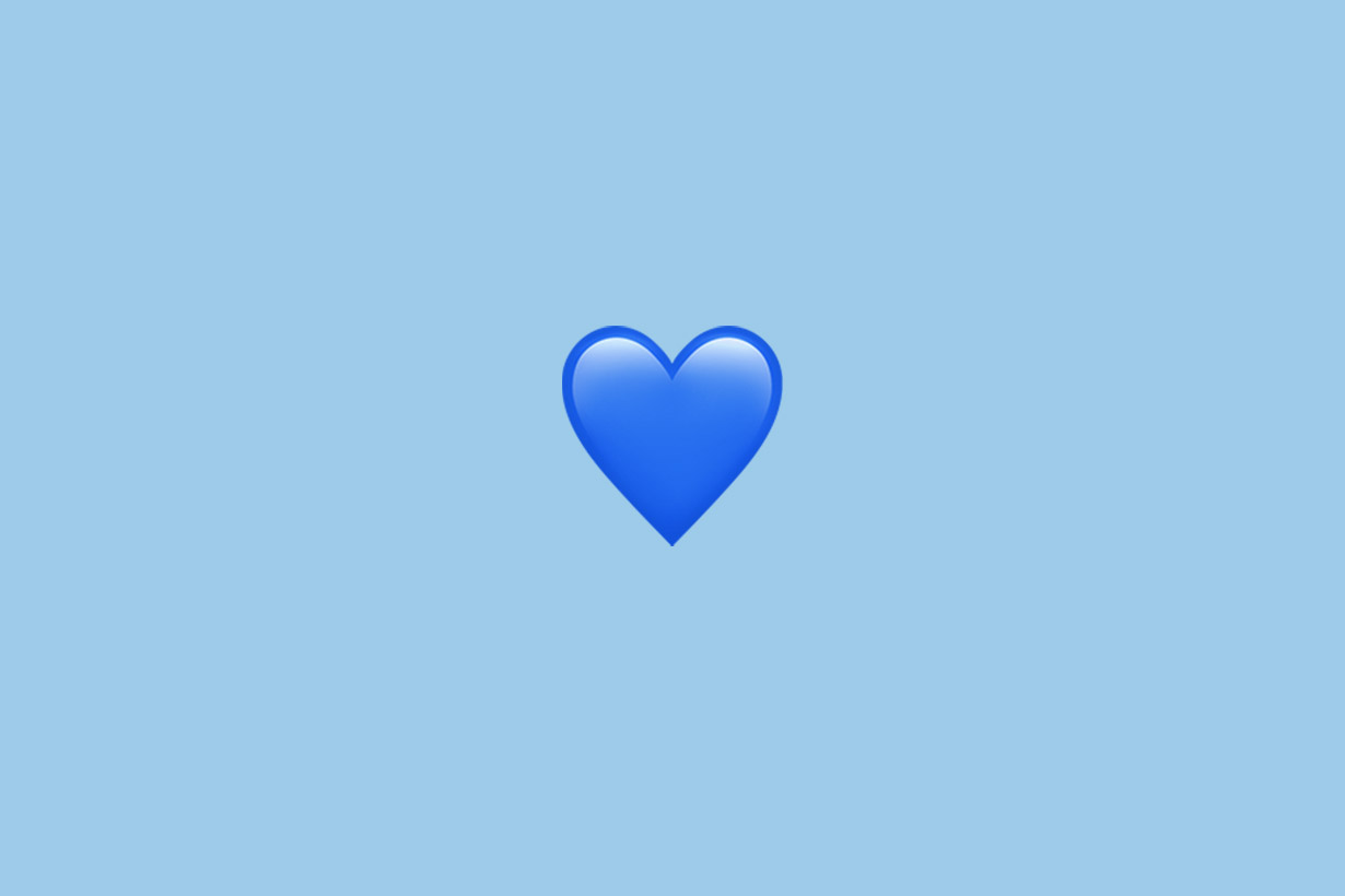 Синий фон с сердечками