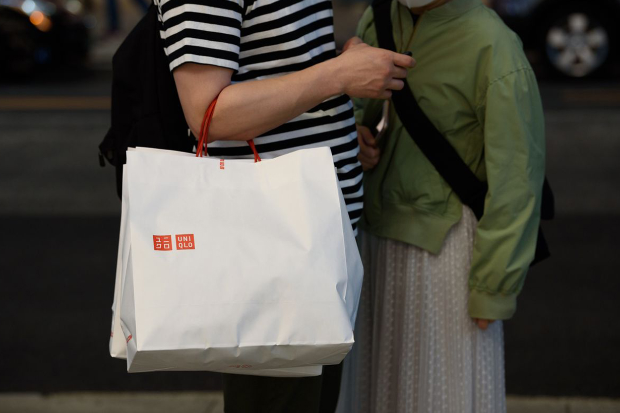 Uniqlo replacing all plastic bags with recycled paper