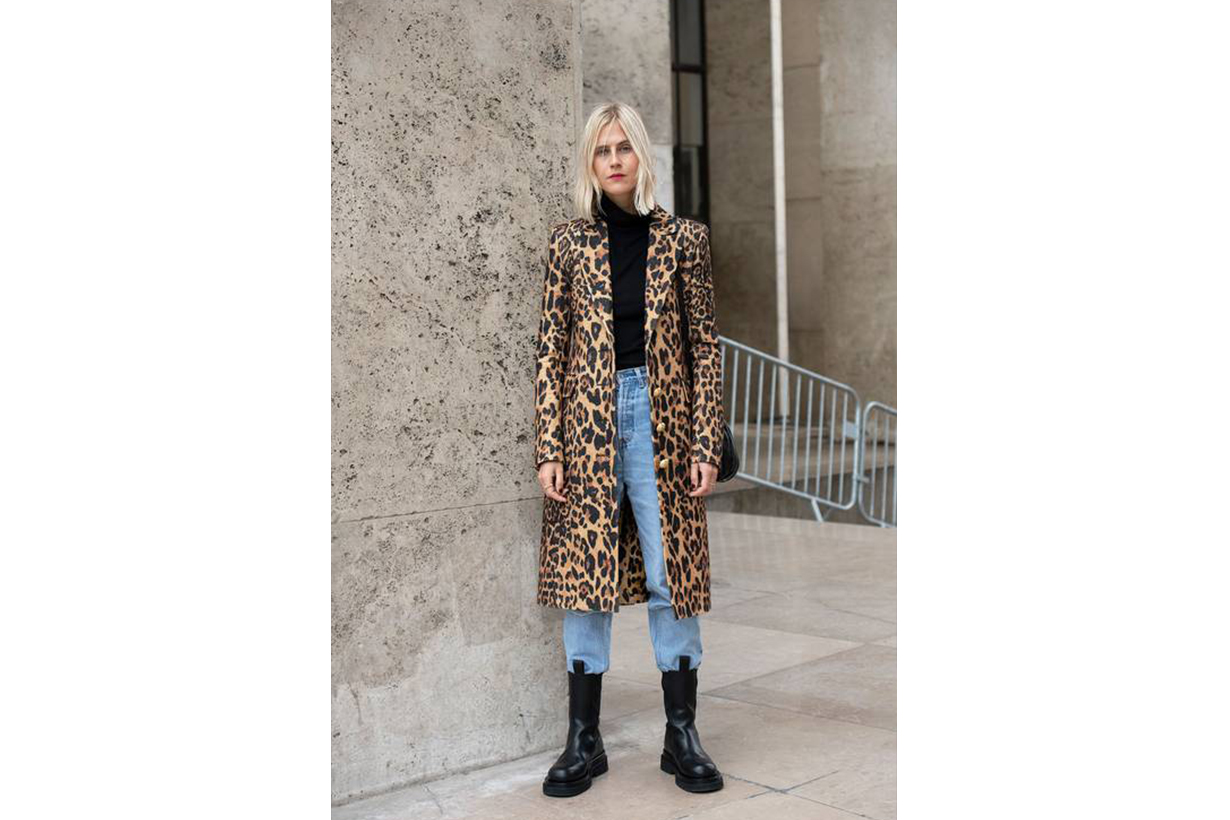 Leopard print coat with jeans street style
