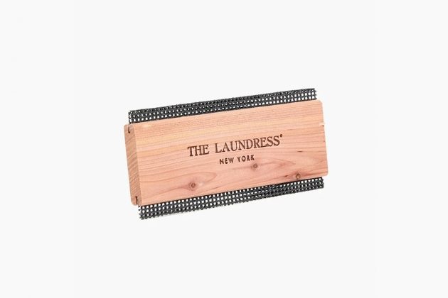 The Laundress knit cashmere de pill care sweater comb