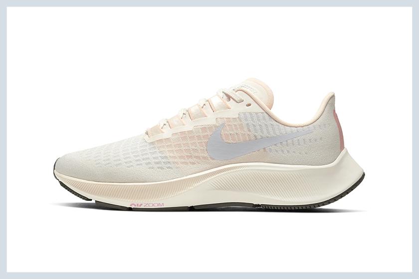 Nike 為 Air Zoom Pegasus 37 帶來多款春日粉嫩配色，讓你時髦又舒適的運動！