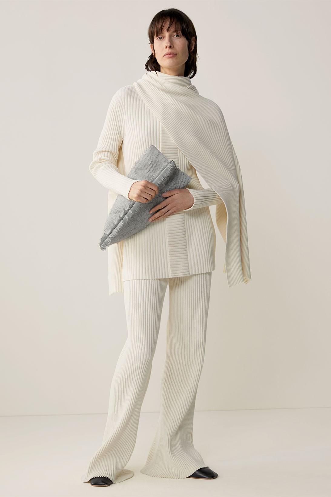 cos fall winter womenswear sustainability recycled fabric minimalist lookbook