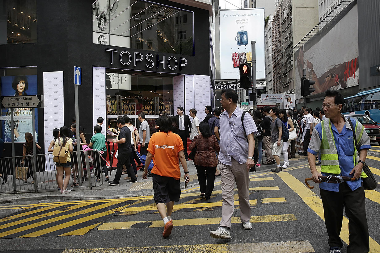 topshop closed last shop in hong kong fast fashion