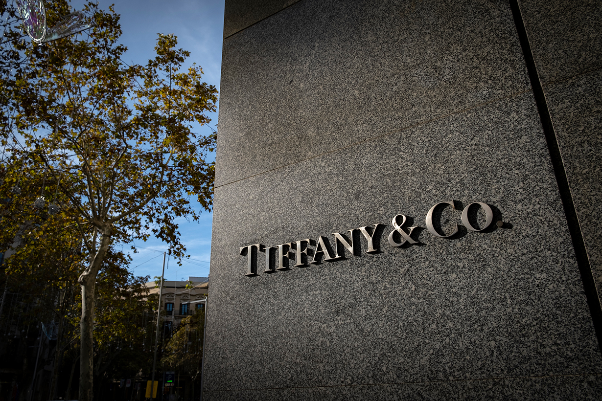 lvmh Tiffany co acquisition delayed news luxury brand