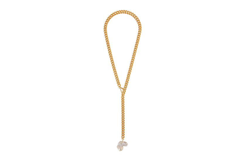 pearl-earrings-necklace-rings-jewelry-trend