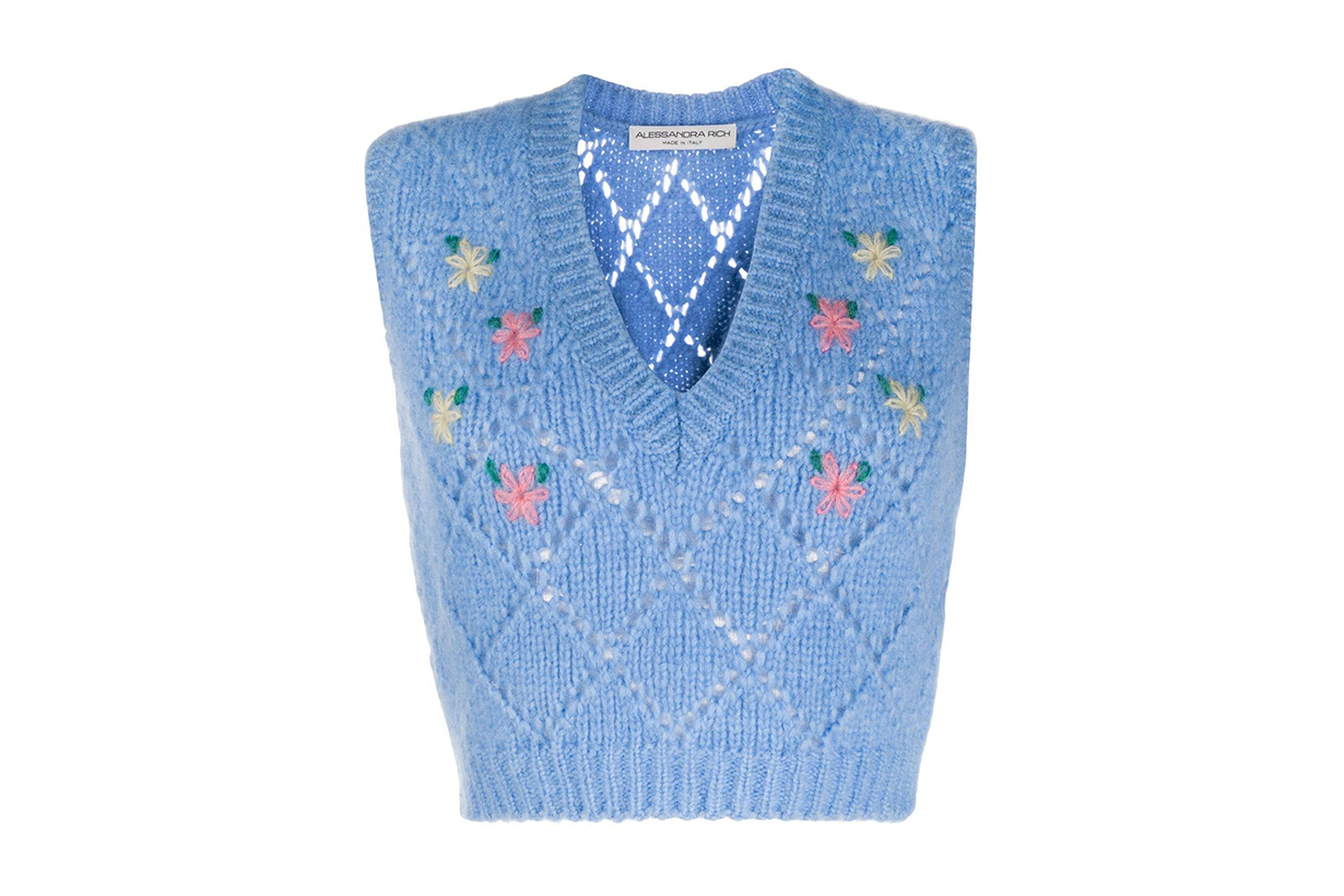 2020 Fall Winter Fashion Trends Sweater Vest Knitted Vest styling tips korean idols celebrities singers 
