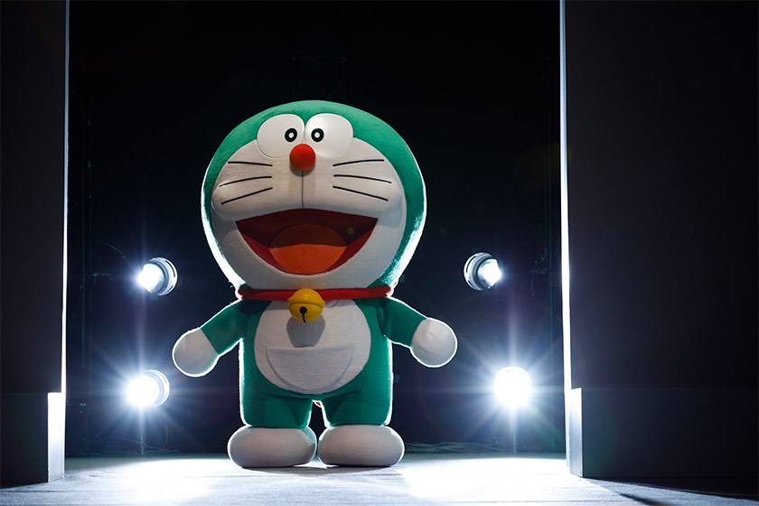Uniqlo Green Logo Doraemon Sustainability Mode