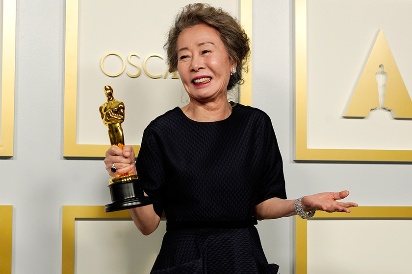 韓國演員尹汝貞獲最佳女配角、《游牧人生》成最大贏家：奧斯卡得獎名單完整公布！