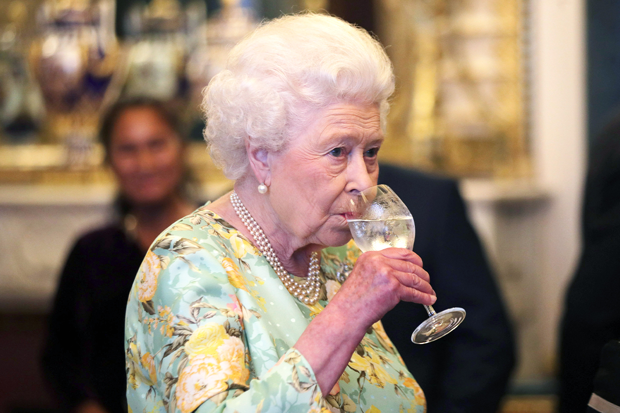 Queen Elizabeth II Eating habits royal rules royal eating protocol Darren McGrady Princess Margaret British Royal Family