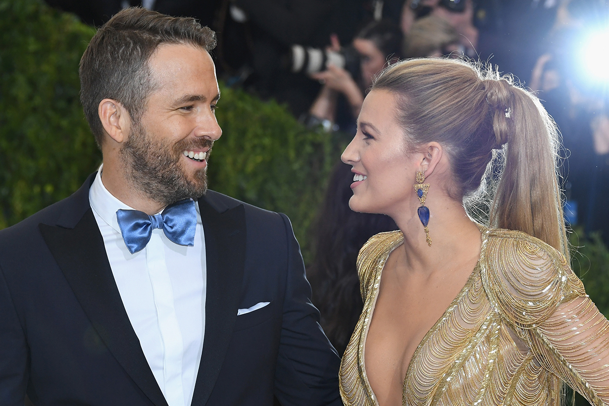 Blake Lively Ryan Reynolds Celebrities Couples Marriage Love Relationship Pranking Jokes Hollywood actors actresses 