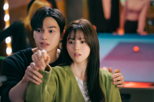 Netflix-k-drama-Nevertheless-main-leads-Song-Kang-and-Han-So-Hee-sweet-chemistry-overflow-01