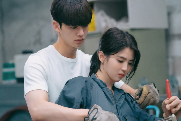 Netflix-k-drama-Nevertheless-main-leads-Song-Kang-and-Han-So-Hee-sweet-chemistry-overflow-10