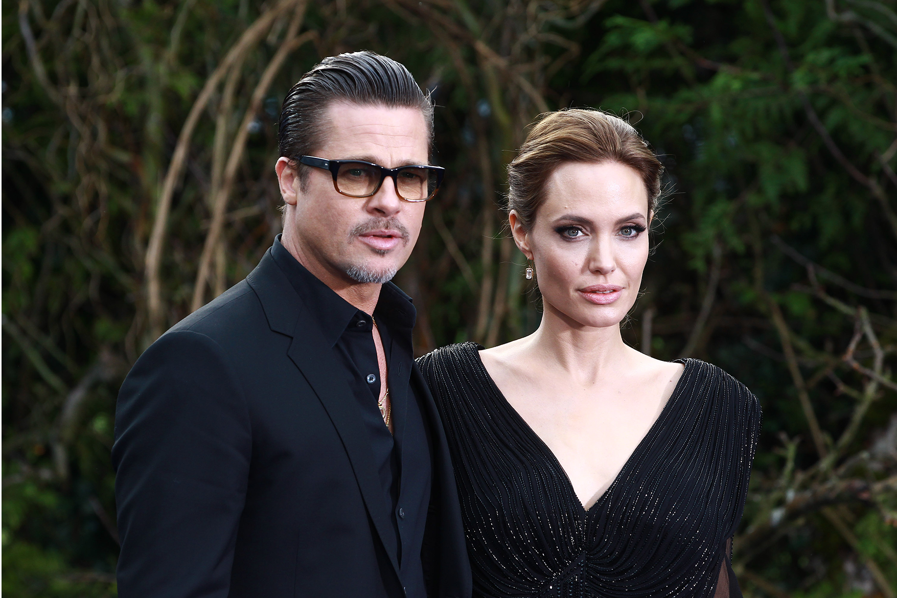 Angelina Jolie 透露 21 歲曾被性騷擾，而前夫 Brad Pitt 的這個反應令她心碎不已...