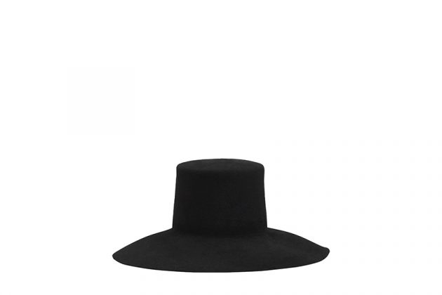 4-trendy-hats-to-buy-for-this-winter-08