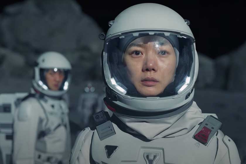 Netflix korean drama The Silent Sea Gong Yoo Bae Du Na