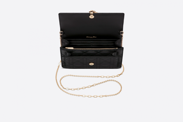 new-lady-dior-chain-pouch-shines-than-before-04