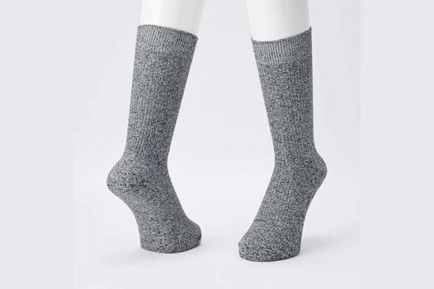 the-secrets-behind-uniqlo-50-colours-socks-04