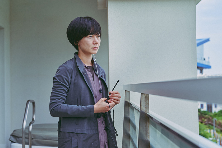 Broker Kore-eda Hirokazu Lee Ji Eun Bae Du-na movie trailer