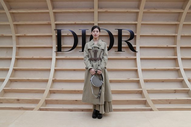besides-jisoo-and-suzy-hong-soo-joo-was-praised-for-her-beauty-in-dior-seoul-fashion-show-too03