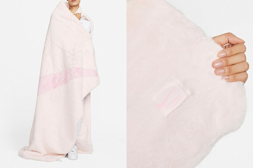 Nike Swoosh Logo blanket Fleece Black Light Soft Pink 2022