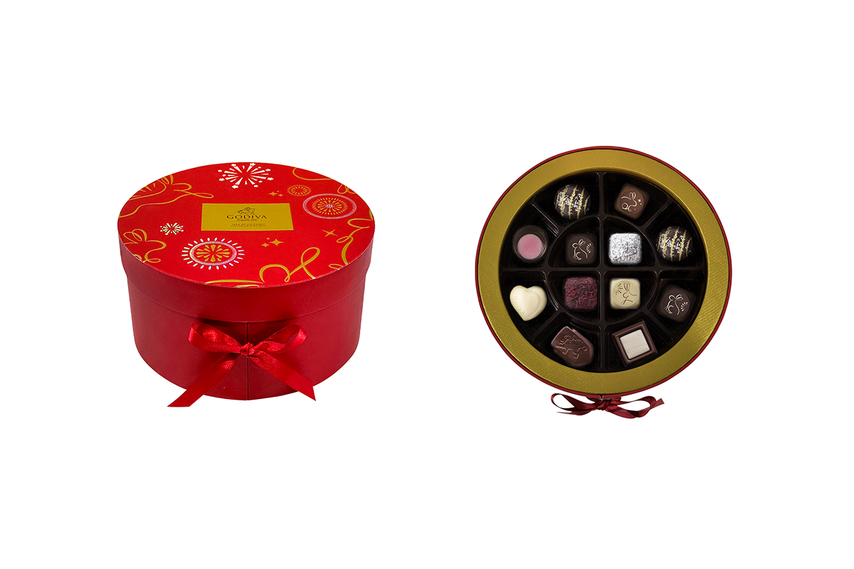 Chinese Lunar New Year gift box Vivienne Westwood HOLA BEMO BAC Aunt Stella agnes b 
