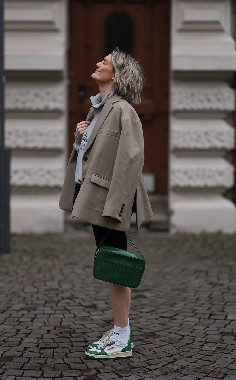 Street Style Germany Getty Images German Girls Outfit 2022 fw