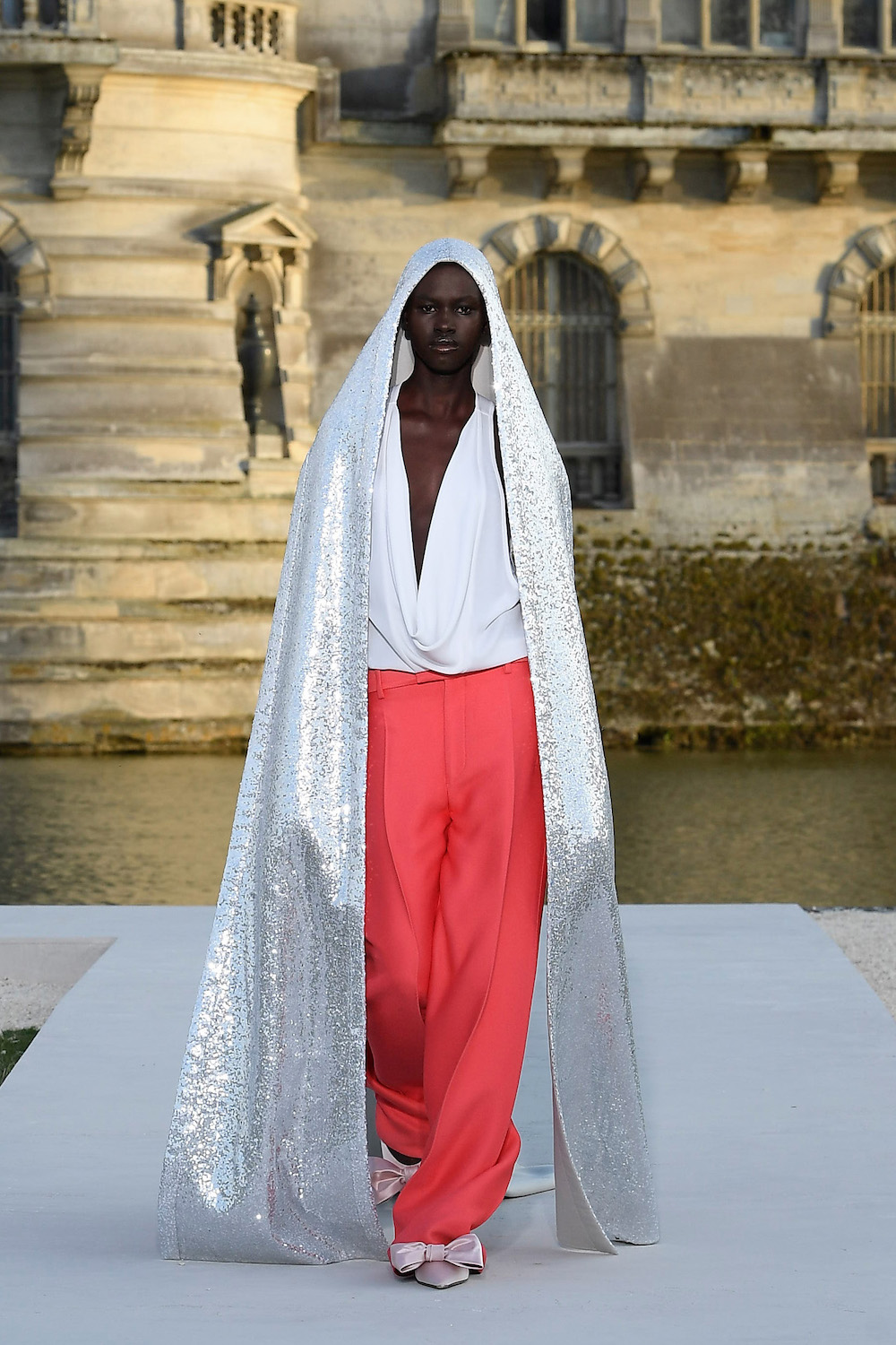 valentino haute couture 2023 24 Un Château de Chantilly runway details every looks
