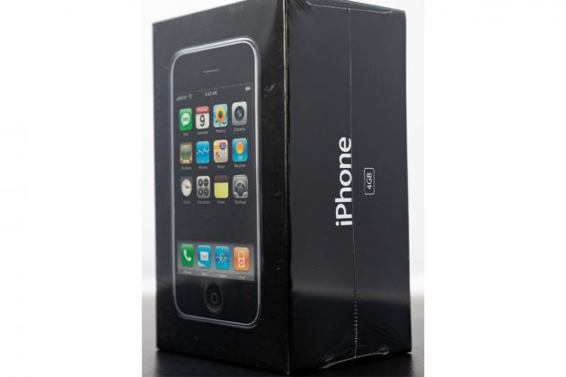 a-sealed-apple-iphone-4-from-2007-sold-for-190000-usd