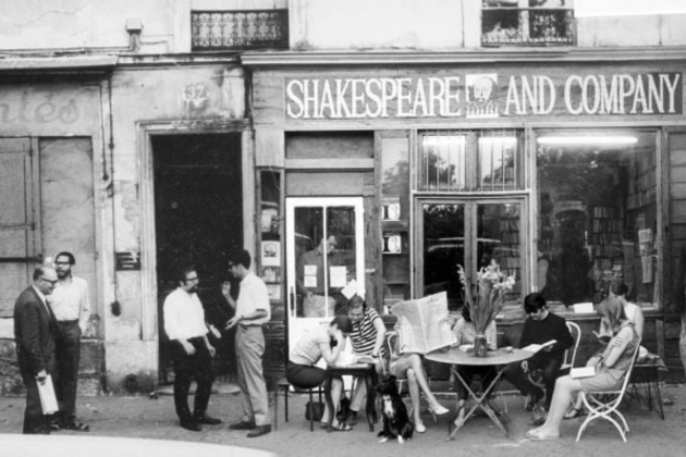 shakespeareandcompany-parisbookstore-literaryparis-beforesunset-midnightinparis-sylviabeach-georgewhitman-booklovers-totebags-bobsbakeshop-writersretreat-paristravel-historicbookstores