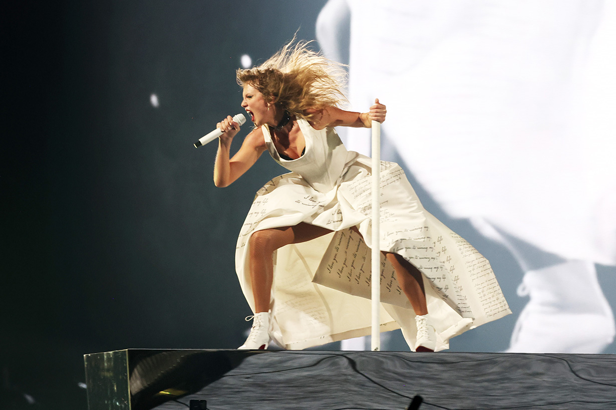 最勤力歌手無誤：Taylor Swift 無預警下在更改 《The Era Tour》歌單，更換上新裝！