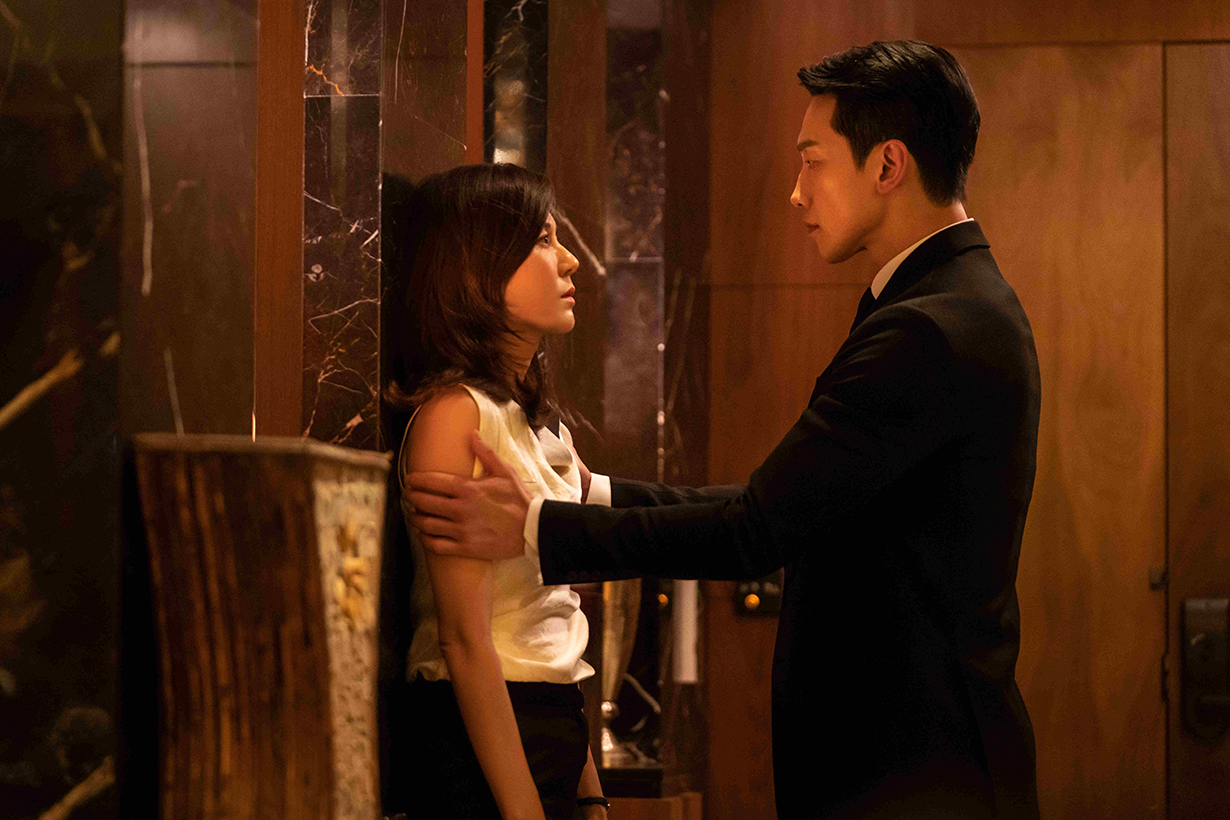 保鑣與財閥夫人的禁忌戀情：金荷娜、Rain 攜手主演韓劇《紅天鵝》即將登場！